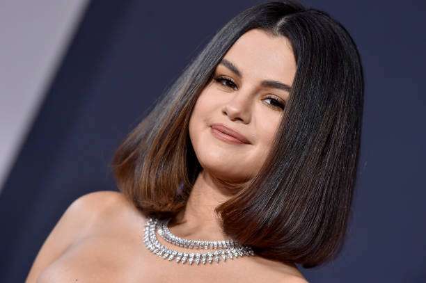 Selena Gomez's 90s Sky-High Hairstyle