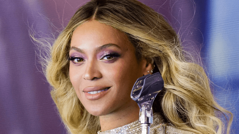 Beyoncé "Crème Brûlée Blonde"