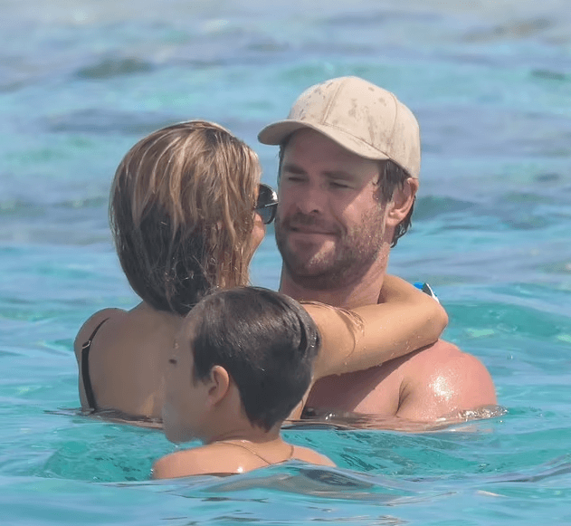 Chris Hemsworth and wife Elsa Pataky in Ibiza